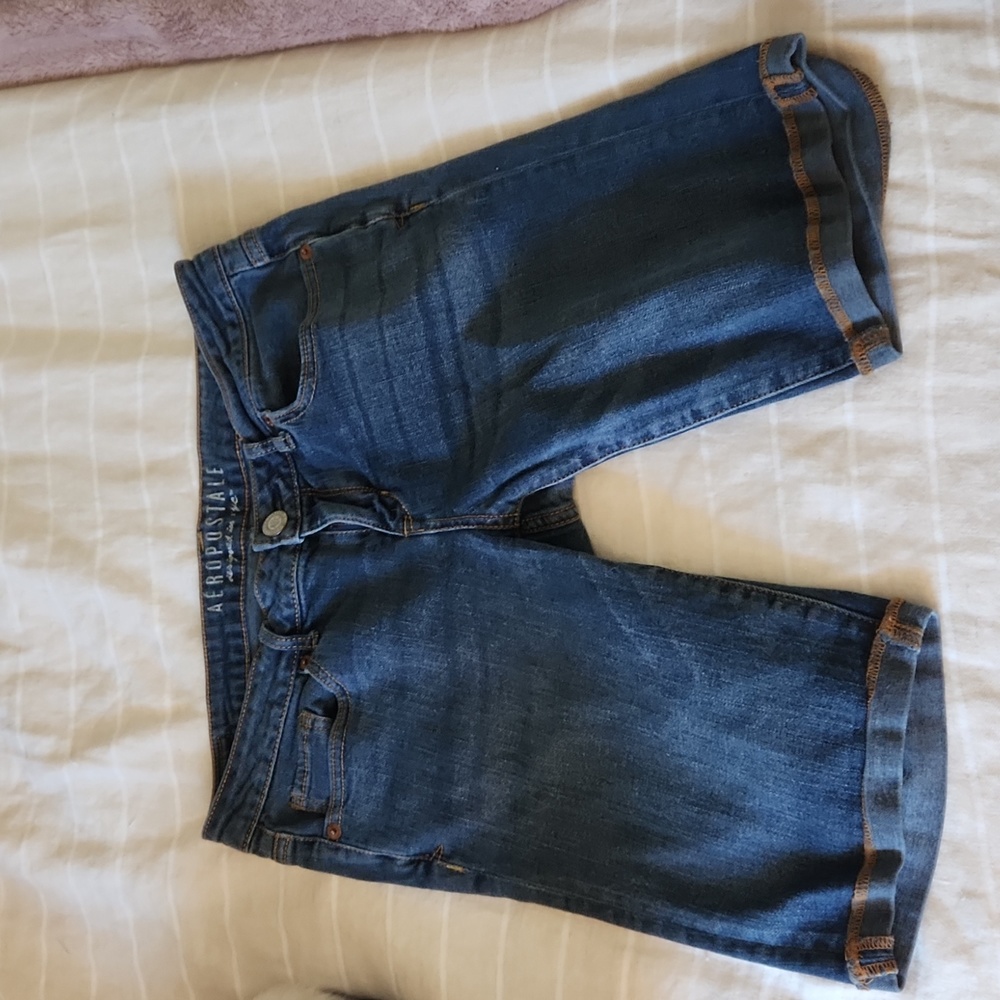 Areopostal Size 8 Bermuda shorts